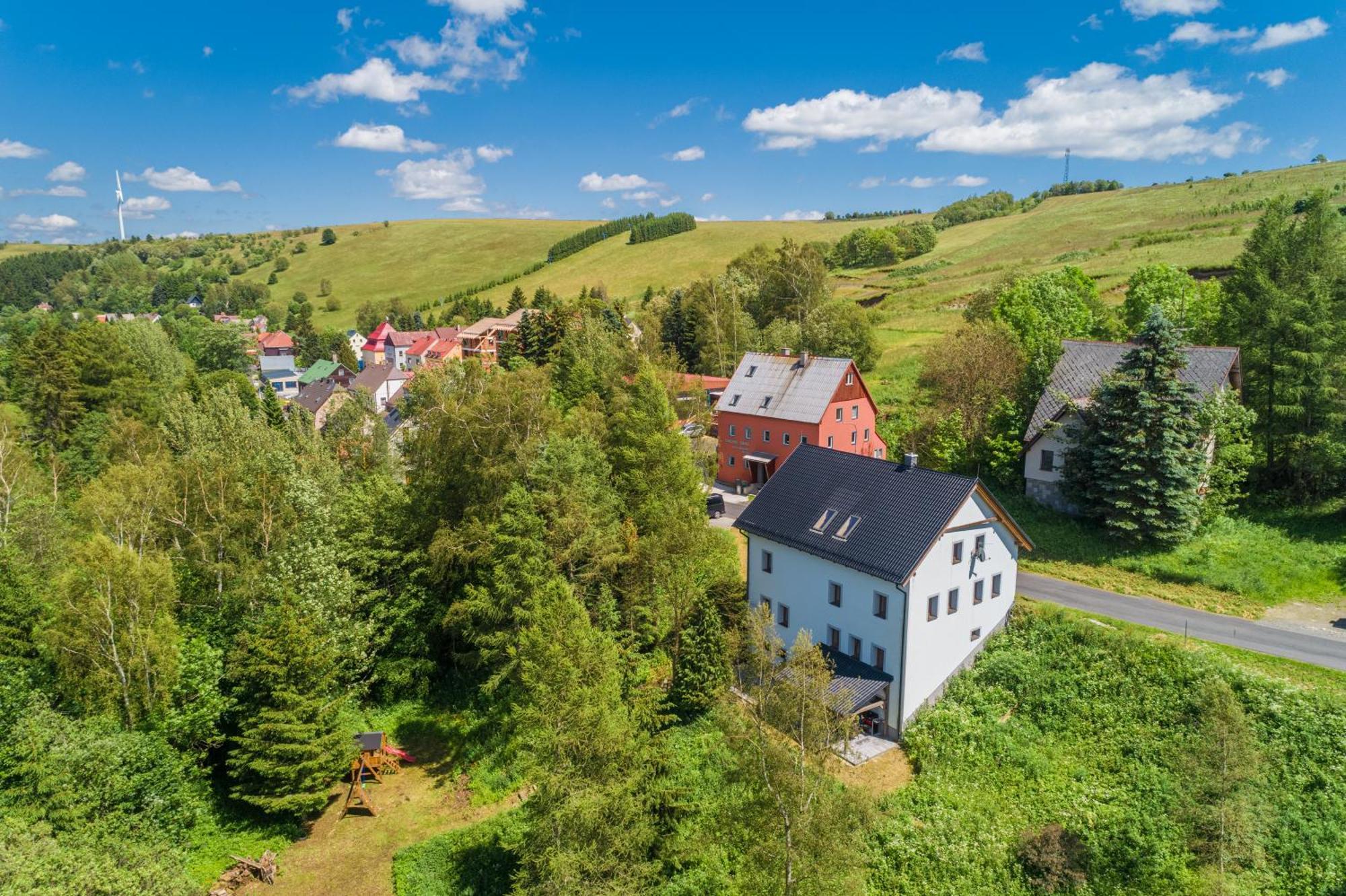Klinovec 129 Apartman Loučná pod Klínovcem Kültér fotó